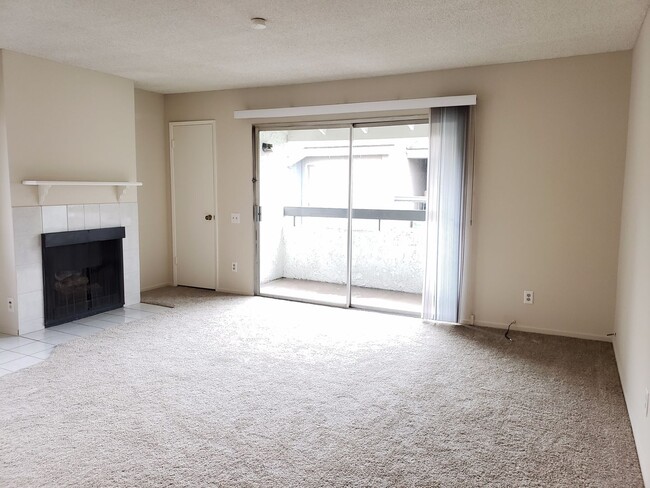 2867 S Fairview St in Santa Ana, CA - Building Photo - Building Photo
