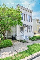 411 Ada St in Cincinnati, OH - Building Photo