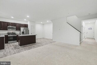 7867 Oakbrook Dr in Harrisburg, PA - Building Photo - Building Photo