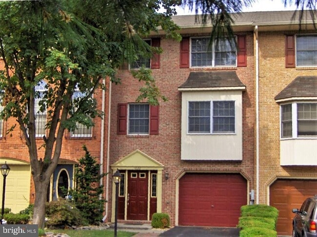 property at 1026 Lindsay Ln