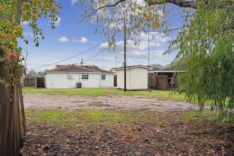 2808 Pritchard Rd in Marrero, LA - Foto de edificio - Building Photo