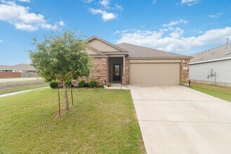 507 Agave Flats Dr in New Braunfels, TX - Building Photo - Building Photo