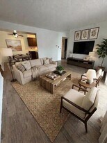 1306 W Michigan Ave, Unit 06 in Battle Creek, MI - Building Photo