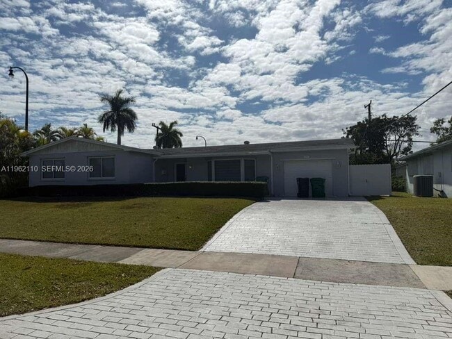 19020 SW 91st Ave in Cutler Bay, FL - Building Photo - Building Photo