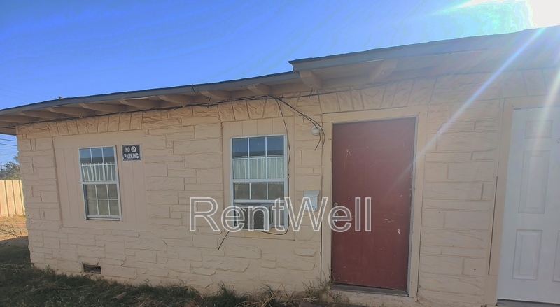 1120 33rd St in Lubbock, TX - Building Photo