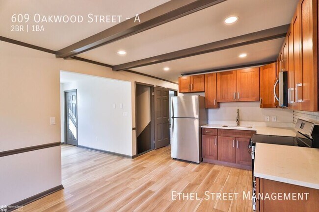 609 Oakwood St in Easton, PA - Building Photo - Building Photo