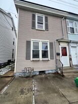 343 W Penn St in Carlisle, PA - Building Photo