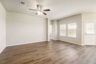 401 Yemen Rd in Taylor, TX - Building Photo - Building Photo