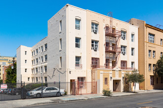 Mariposa Apartments in Los Angeles, CA - Building Photo - Building Photo