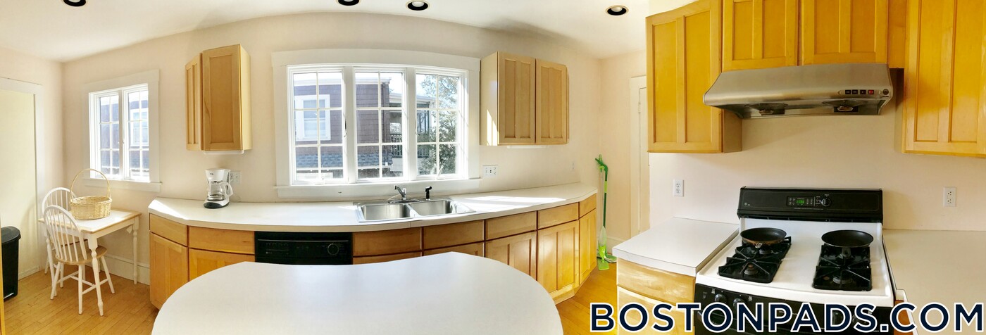 185 Huron Ave in Cambridge, MA - Building Photo