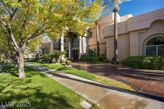 1008 Trophy Hills Dr in Las Vegas, NV - Foto de edificio - Building Photo