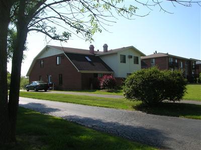 94 Carter Cir in Boardman, OH - Building Photo