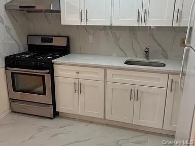 42-22 163rd St in Queens, NY - Foto de edificio - Building Photo