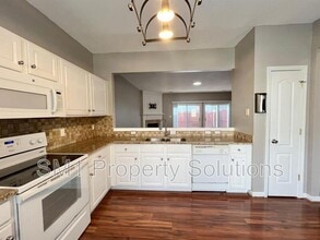 3928 Elizabeth Glen Way in Jamestown, NC - Building Photo - Building Photo