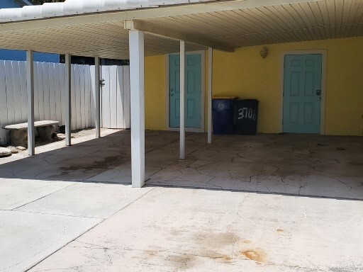 2447 NE Sharp St in Jensen Beach, FL - Building Photo - Building Photo