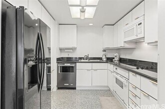 1888 Kalakaua Ave in Honolulu, HI - Building Photo - Building Photo