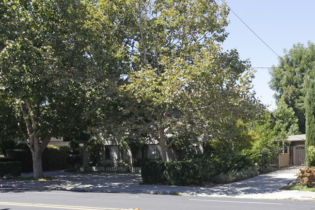 1015 Minnesota Ave in San Jose, CA - Foto de edificio - Building Photo