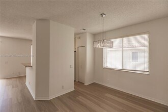1326 Majesty Terrace in Weston, FL - Building Photo - Building Photo