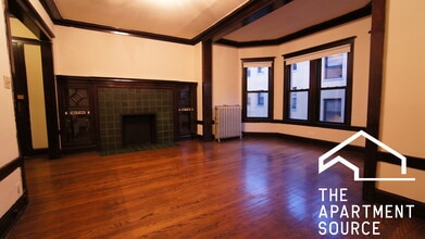 2434 N Sawyer Ave, Unit 1E in Chicago, IL - Building Photo - Building Photo