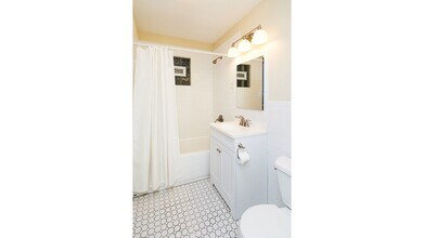 521 Jackson Blvd in Forest Park, IL - Foto de edificio - Building Photo