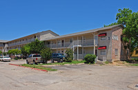 Oakview Terrace in Austin, TX - Building Photo - Building Photo