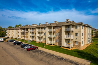 Parkwood Estates in Woodbury, MN - Building Photo - Building Photo