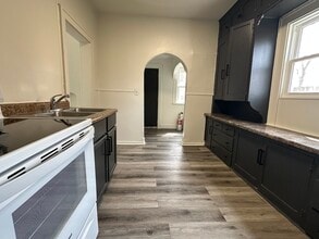 3827 Parker St in Omaha, NE - Building Photo - Building Photo