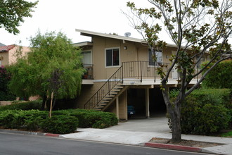 1124 Laguna Ave in Burlingame, CA - Building Photo - Building Photo