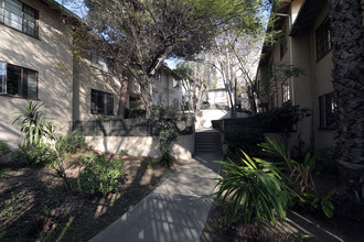 3701 Montclair St in Los Angeles, CA - Building Photo - Building Photo