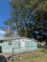 9402 N 16th St in Tampa, FL - Building Photo