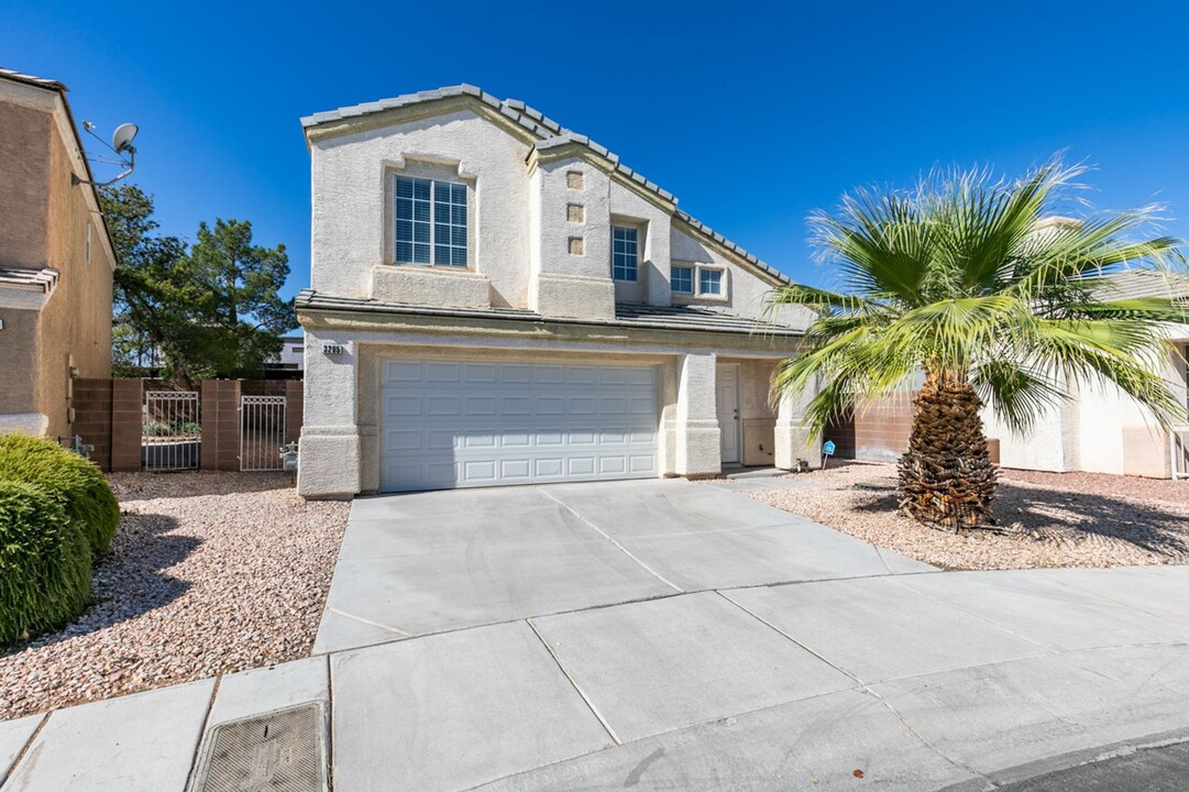 3205 Bracknell St in Las Vegas, NV - Building Photo
