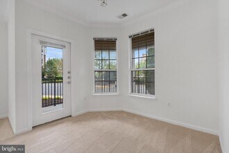 12900 Centre Park Cir, Unit 108 in Herndon, VA - Building Photo - Building Photo