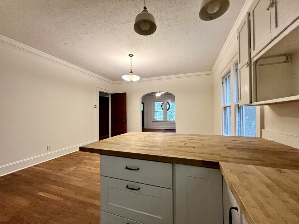 1531 Austin Dr in Decatur, GA - Foto de edificio