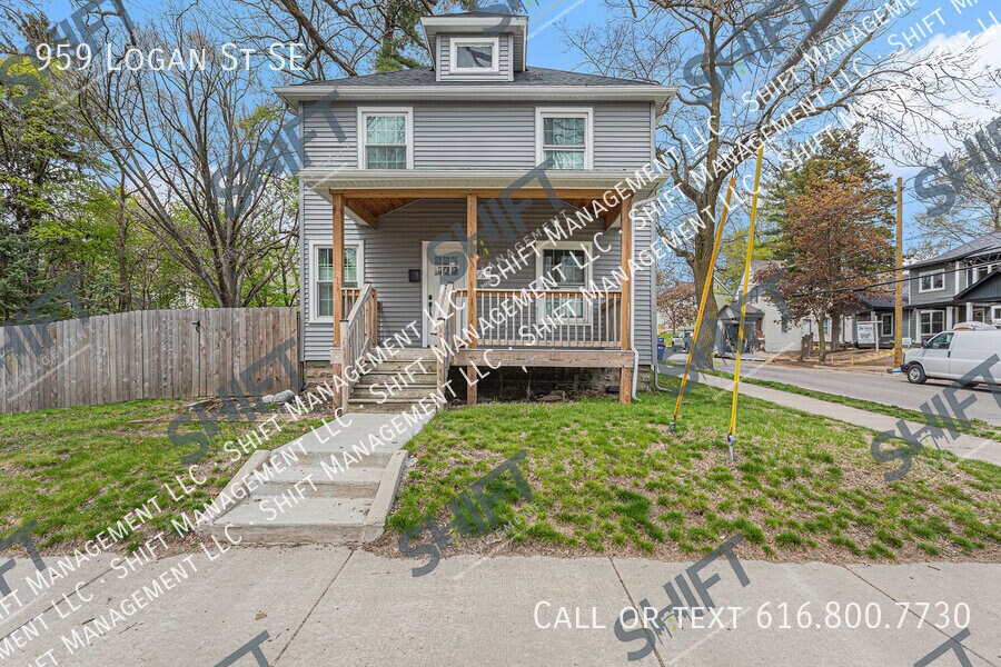 959 Logan St SE in Grand Rapids, MI - Building Photo