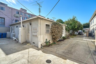 1734 S Barrington Ave in Los Angeles, CA - Building Photo - Building Photo