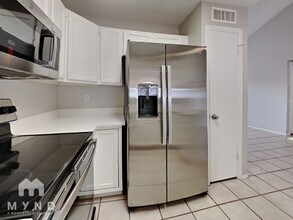 11220 N 72nd Dr in Peoria, AZ - Foto de edificio - Building Photo