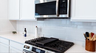 9910 Kilkenny St in Iowa Colony, TX - Building Photo