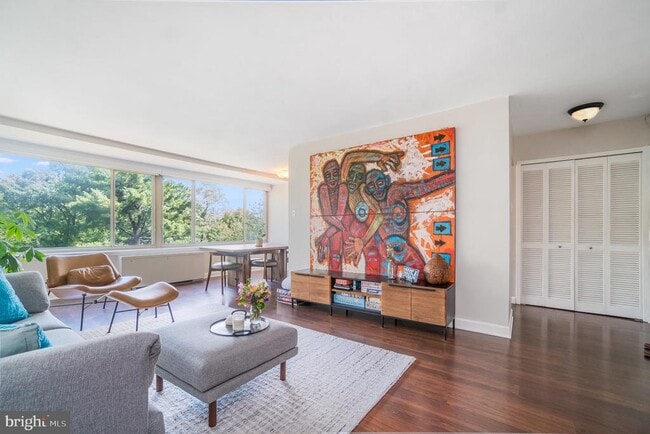 property at 1210 N Taft St