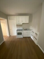 445 Albany Ave in Hartford, CT - Building Photo