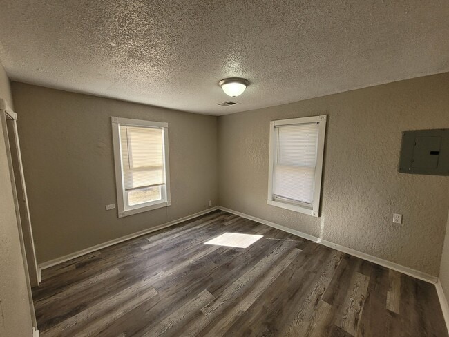 property at 509 N Doris St