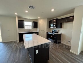 38 River Oak Ct in Merced, CA - Building Photo - Building Photo