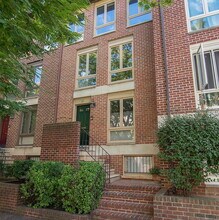 21 W Lee St in Baltimore, MD - Building Photo - Building Photo