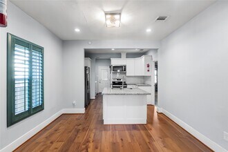 3108 Indiana St in Baytown, TX - Building Photo - Building Photo