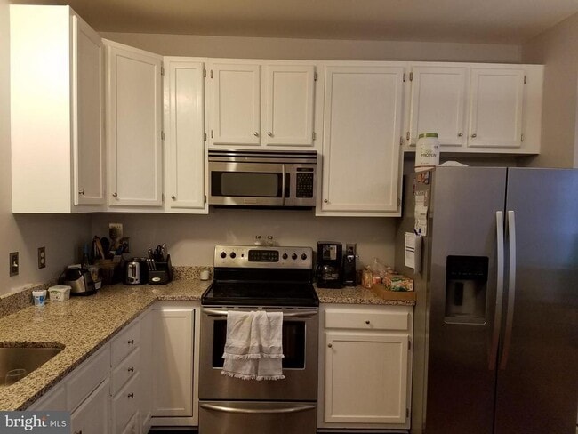 14706 Bonnet Ter in Centreville, VA - Building Photo - Building Photo