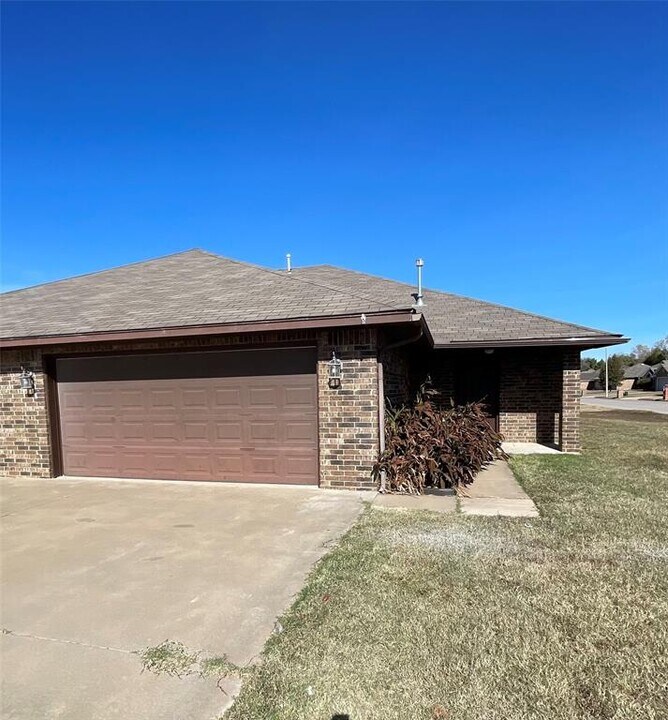709 NE 21st Terrace in Newcastle, OK - Building Photo