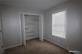 7 Bittersweet Ln in South Windsor, CT - Building Photo - Building Photo