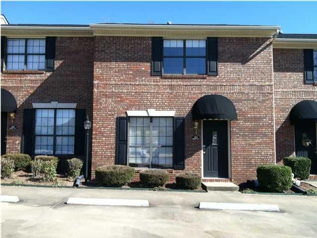300 Tennessee St in Ringgold, GA - Foto de edificio - Building Photo