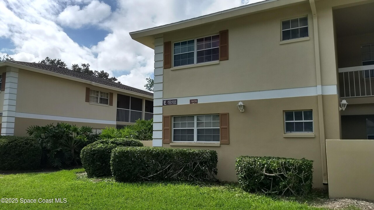 1609 Sunny Brook Ln in Palm Bay, FL - Building Photo