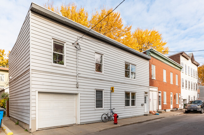 729 J.-E.-Cauchon Rue in Québec, QC - Building Photo - Building Photo