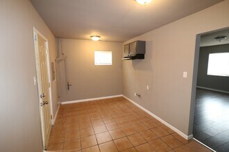 2800 Central Dr in Gary, IN - Building Photo - Building Photo